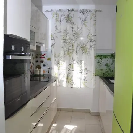 Apartment Lovelife Split